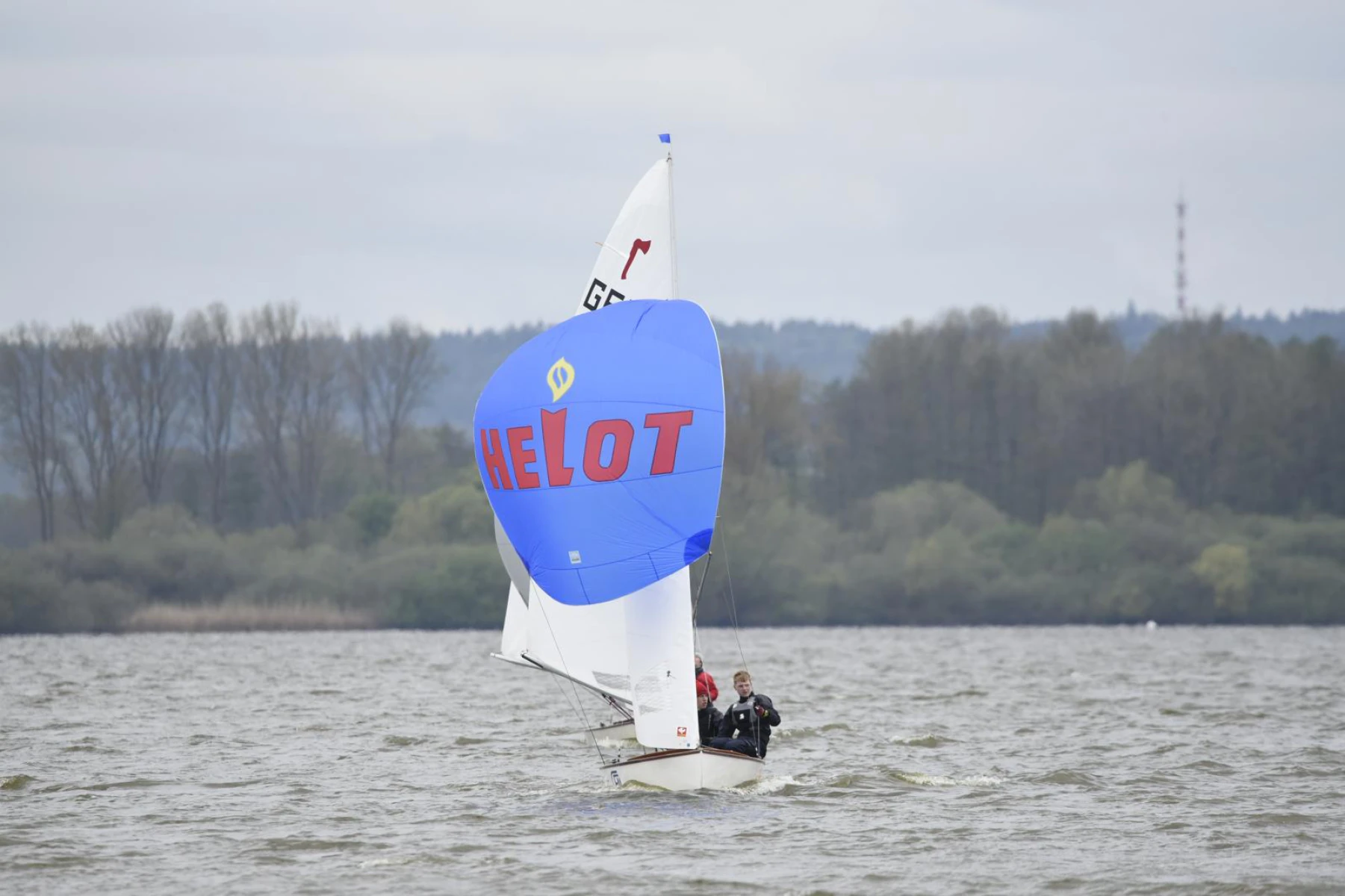 Pirat mit Helot Spinnaker 
