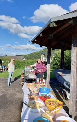 Grillen auf dem Gelände des SSCR bei der Clubmeisterschaft