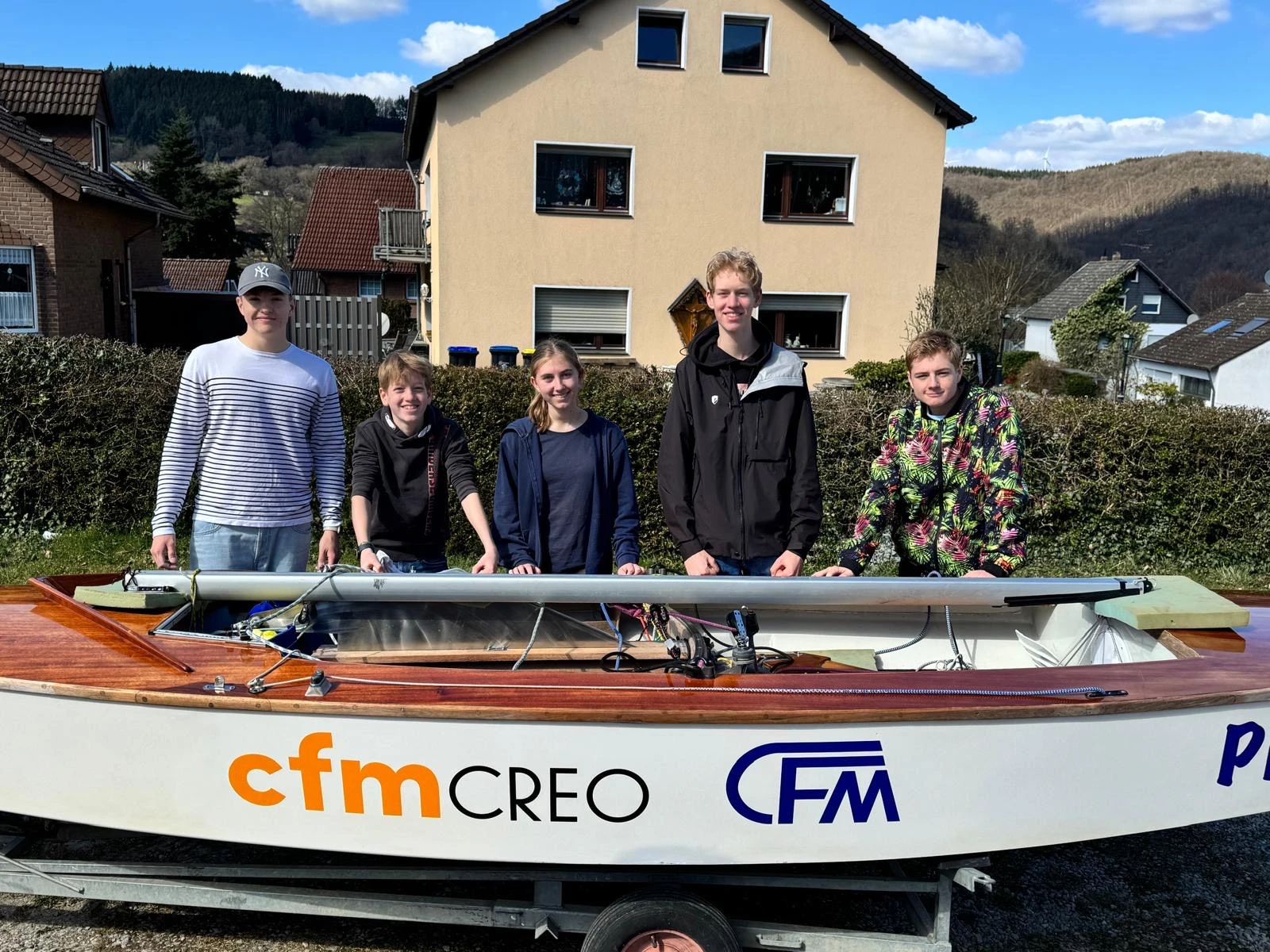 Jugendgruppe mit Sponsor CFM Schiller